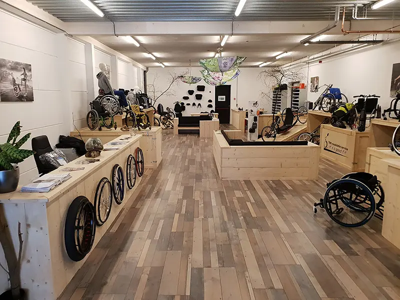 Bezoek TNS Harderwijk: showroom, pasruimte, werkplaats én inloopmiddag. Voor advies, passing of proefrit – ook zonder afspraak op woensdagmiddag.